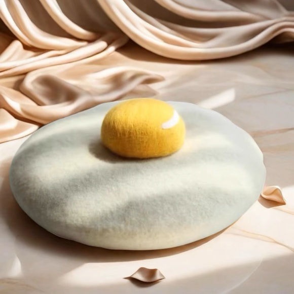 NWT Handmade Fried Egg Wool Winter Beret Hat 1 Size - Picture 3 of 8